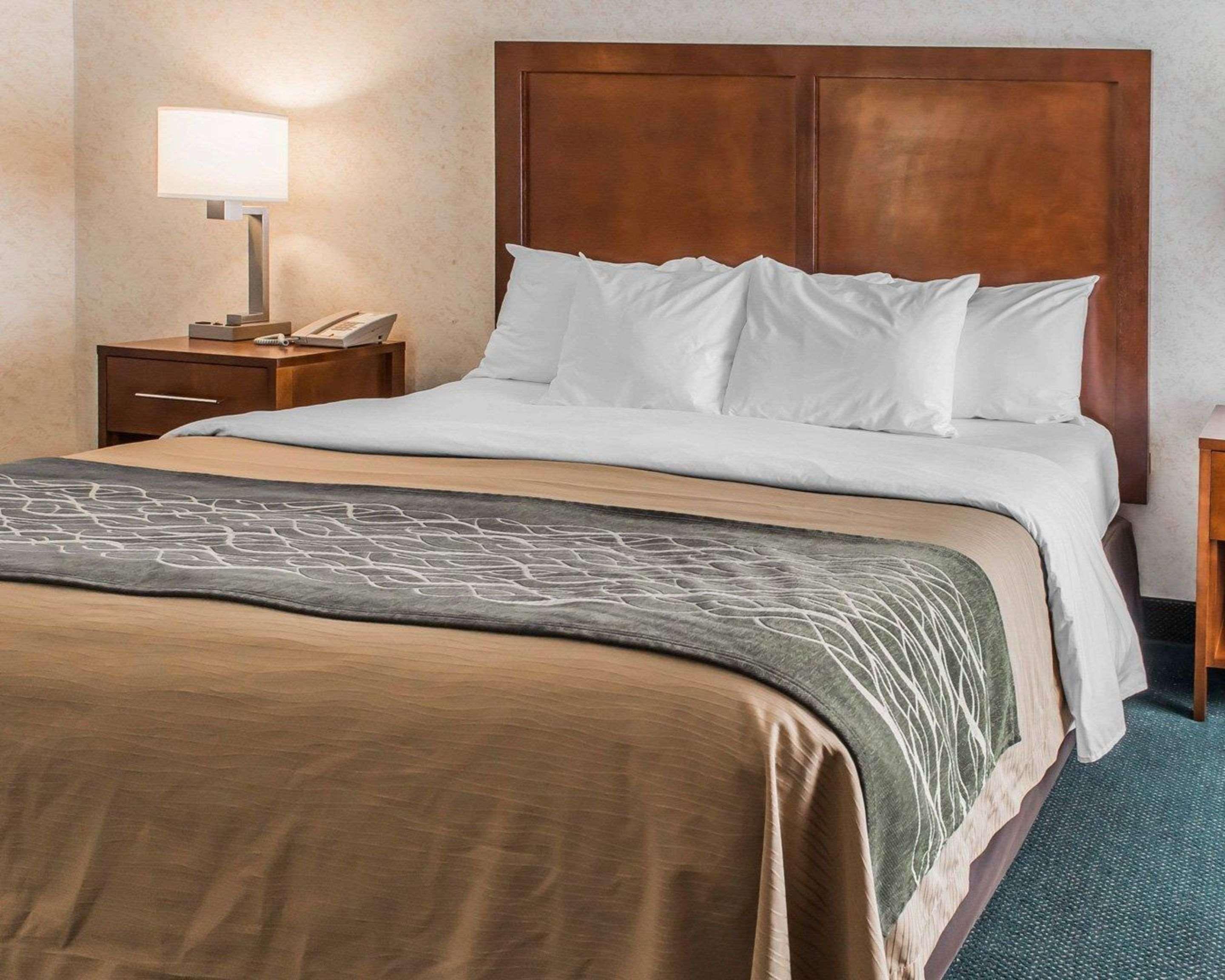 Quality Inn Waynesburg Екстер'єр фото