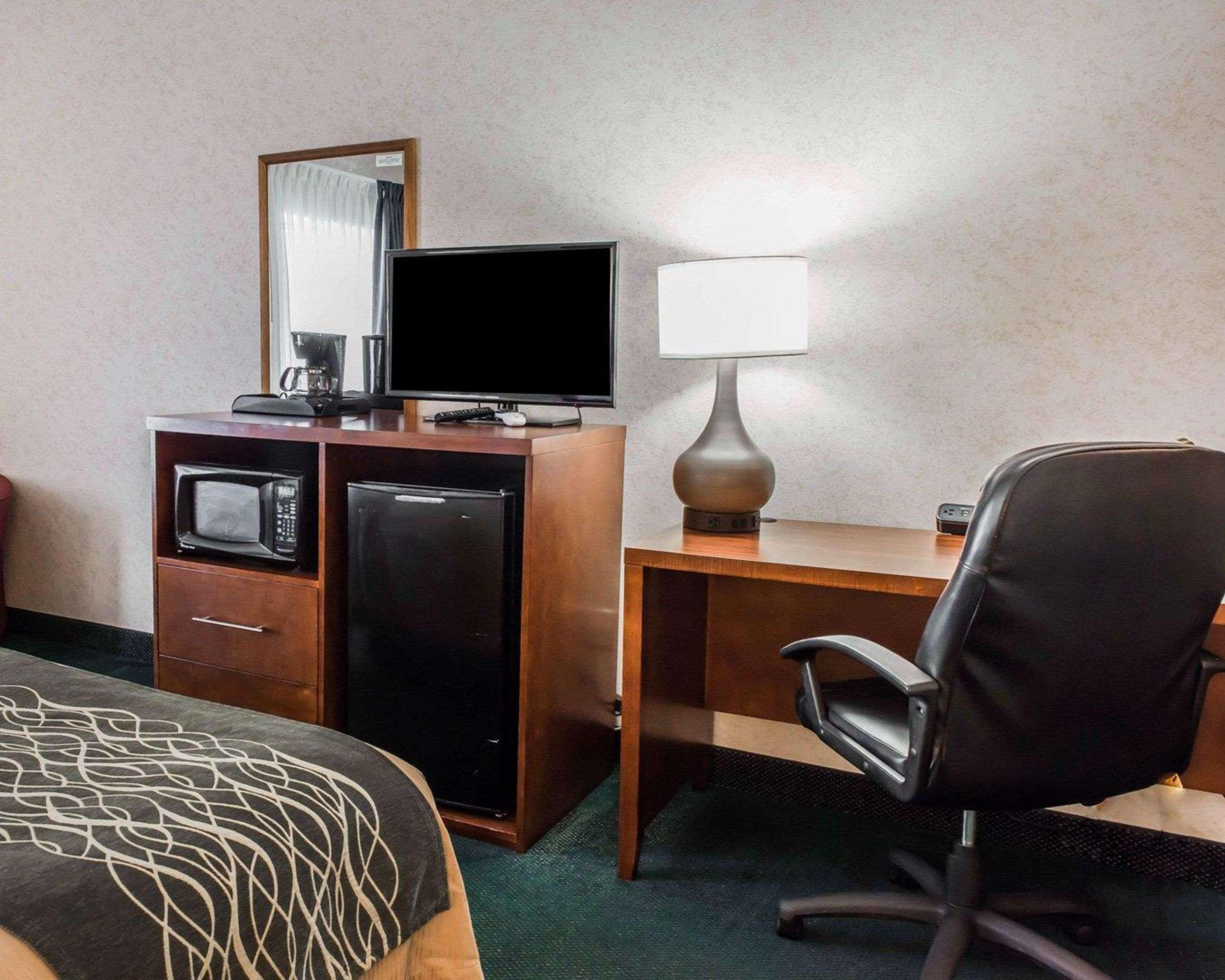 Quality Inn Waynesburg Екстер'єр фото