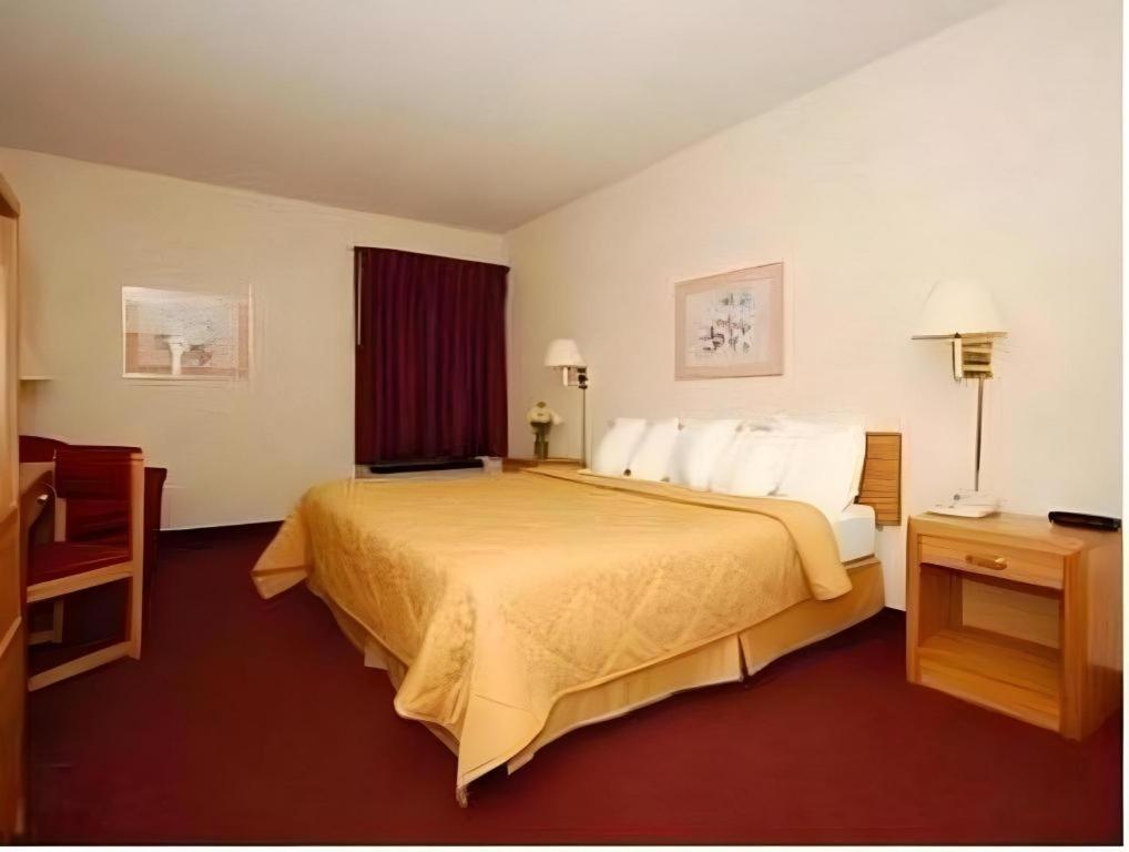 Quality Inn Waynesburg Екстер'єр фото