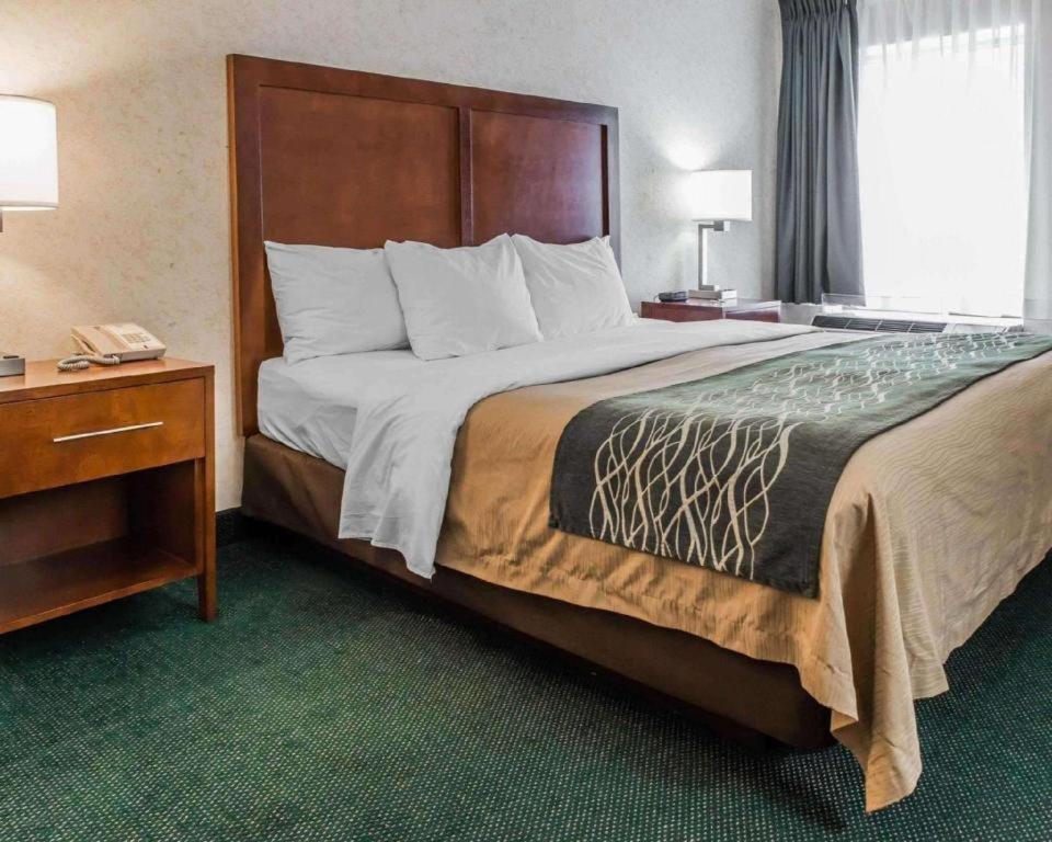 Quality Inn Waynesburg Екстер'єр фото