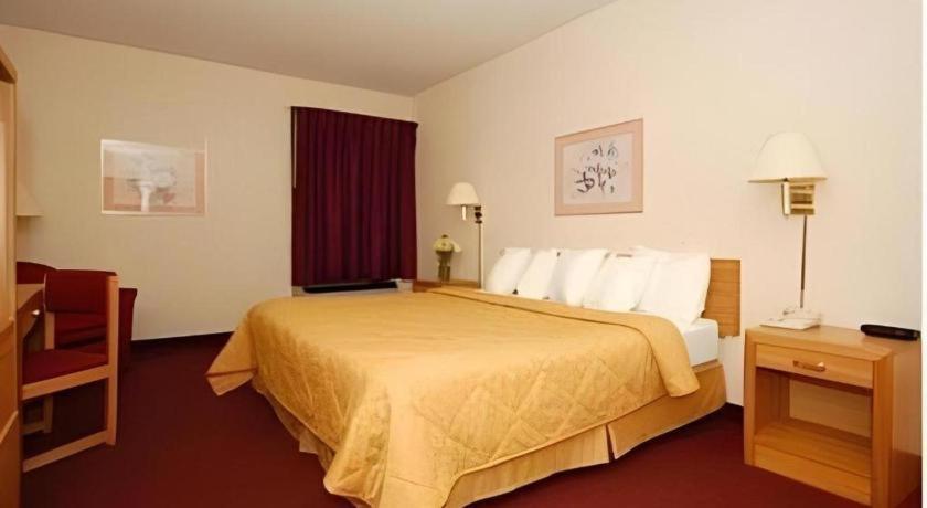 Quality Inn Waynesburg Екстер'єр фото